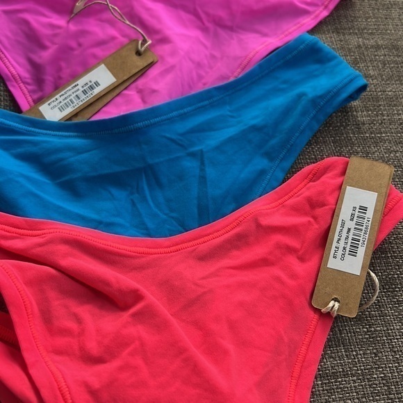 Skims Fit Everybody Thong - Picture 3 of 13